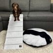 Világos szürke kicsi (30 cm széles) rámpa szett egyedi hímzéssel