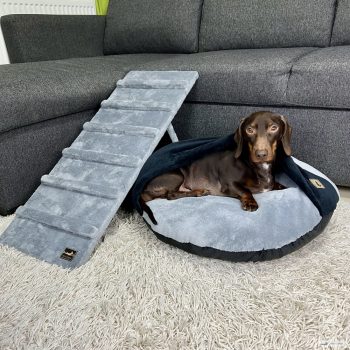   Sötét szürke kicsi (30 cm széles) rámpa szett egyedi hímzéssel